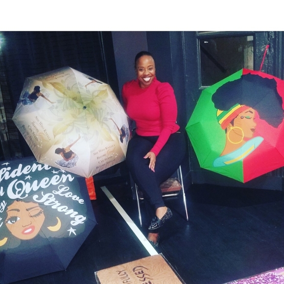 Umbrella (confident) - Picture 2 of 4